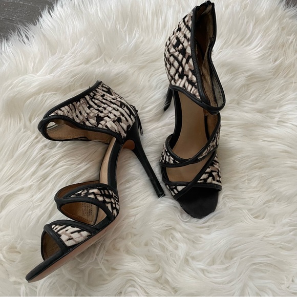 L.A.M.B. Waren Printed Calf Hair Leather Open Toe Strappy Heels - Picture 2 of 8